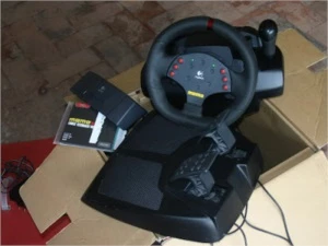 Volante Logitech Momo Racing. - Others