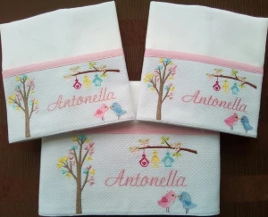 Kit com 2 Fraldas de Boca e 1 Fralda Manta - Artesanato e Personalizados
