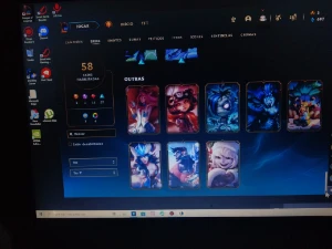 Conta LoL com várias skins lendárias - League of Legends