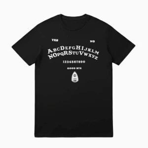 Camiseta Preta Ouija Board - Artesanato e Personalizados