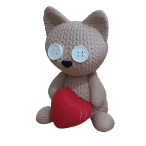 Gatinho Decorativo 3D com Coração e Textura de Crochê