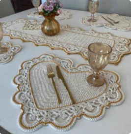 Kit mesa posta Branco e dourado - Artesanato e Personalizados