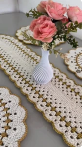 Kit mesa posta Branco e dourado - Artesanato e Personalizados