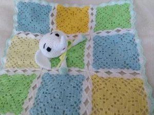 Naninha ou Manta do Apego em Crochê - Artesanato e Personalizados
