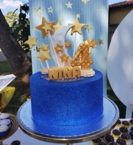 Tipo de bolo personalizado em biscuit - Artesanato e Personalizados