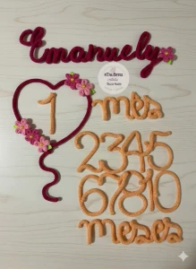 Kit Mêsversário Coração Florido + Nome em Tricotin - Artesanato e Personalizados