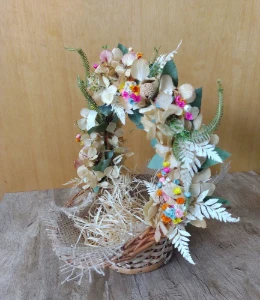Cesta decorada com flores desidratadas - Artesanato e Personalizados