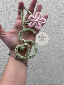Chaveiro de Letra Feminino Personalizado em Tricoctin - Artesanato e Personalizados
