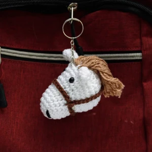 Chaveiro cavalo — Cor Sortida - Artesanato e Personalizados