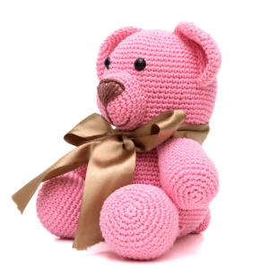 Urso Rosa Laço Dourado Amigurumi - Artesanato e Personalizados