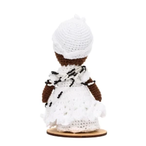 Preta Velha em Amigurumi - Artesanato e Personalizados