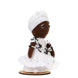 Preta Velha em Amigurumi - Artesanato e Personalizados