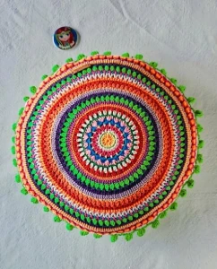 Capa de Almofada Mandala Bali em Crochê - Artesanato e Personalizados