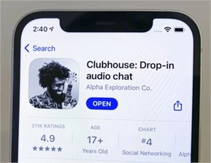 Convite Clubhouse - Softwares e Licenças