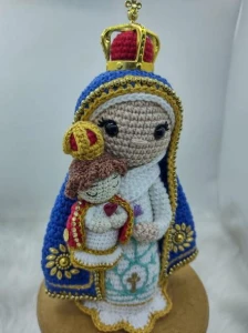Nossa Senhora do Bom Parto em Crochê Amigurumi - Artesanato e Personalizados