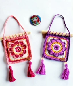 Kit Decoração Flâmulas em Crochê (02 Peças) - Artesanato e Personalizados