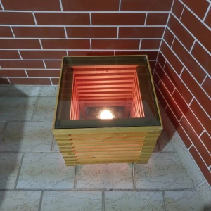 Mesa de canto em pinus com luminária e tampo de vidro - Artesanato e Personalizados