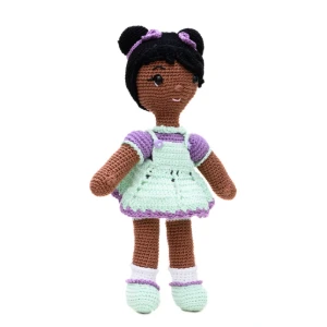 Boneca Letícia em Amigurumi - Artesanato e Personalizados