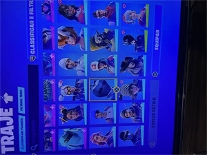 Conta Fortnite com várias skins e vários passes completos