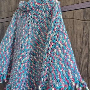 Poncho Capa em Crochê - Artesanato e Personalizados