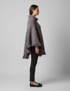 Poncho Capa em Crochê - Artesanato e Personalizados