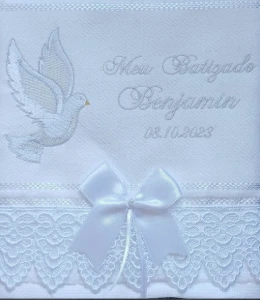 Kit com 2 Toalhas de Batizado em Linho - Artesanato e Personalizados