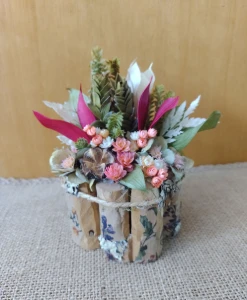 Arranjo no Cachepot - Marsala com Pinheirinho - Artesanato e Personalizados