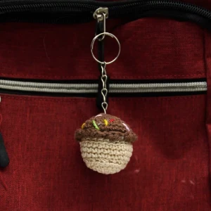 Chaveiro Brigadeiro em amigurumi - Artesanato e Personalizados