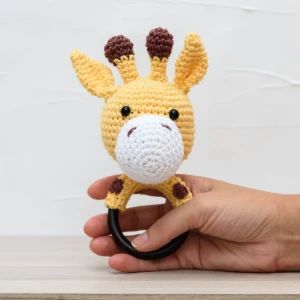 Chocalho Girafa Grande em Amigurumi - Artesanato e Personalizados