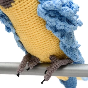 Arara em amigurumi - Artesanato e Personalizados