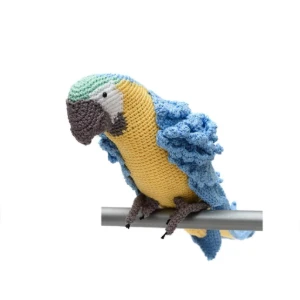 Arara em amigurumi - Artesanato e Personalizados