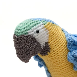 Arara em amigurumi - Artesanato e Personalizados