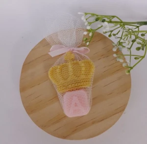 Sabonete Coroa com inicial - Artesanato e Personalizados