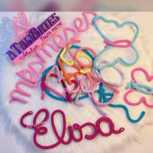 Kit Mêsversário Borboletas + nome Personalizado Tricotin - Artesanato e Personalizados