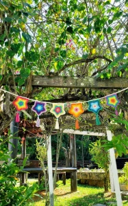 Varal de Estrelas Multicoloridas em Crochê - Artesanato e Personalizados