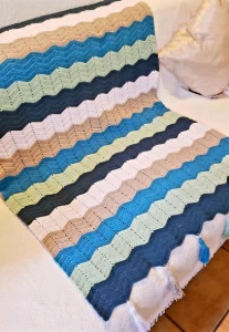 Manta em Crochê Zigzag - Artesanato e Personalizados