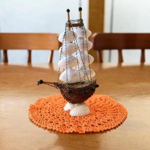 Toalhinha cor de laranja em crochê - Artesanato e Personalizados