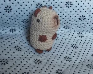 Chaveiro de Capivara em Amigurumi - Artesanato e Personalizados
