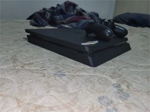 PS4 SLIM COM CONTROLE - Playstation