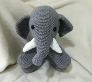 Amigurumi Elefante Cinzento - Artesanato e Personalizados