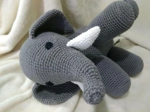 Amigurumi Elefante Cinzento - Artesanato e Personalizados