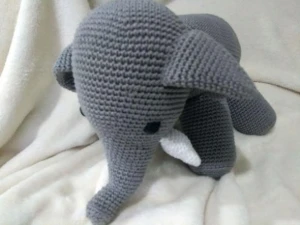 Amigurumi Elefante Cinzento - Artesanato e Personalizados