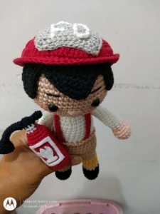 Amigurumi Chocalho Bombeiro - Artesanato e Personalizados