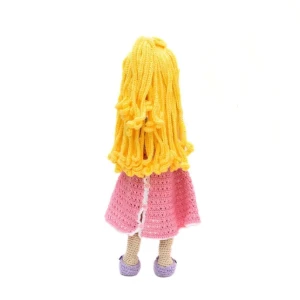 Boneca Jéssica em amigurumi - Artesanato e Personalizados