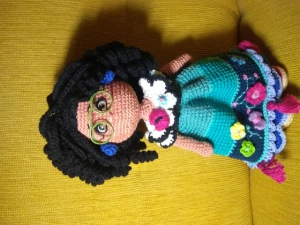 Boneca Mirabel - Artesanato e Personalizados