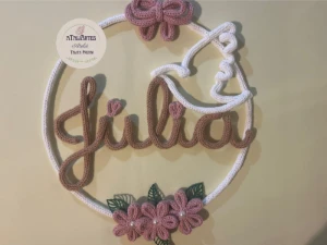 Guirlanda Laço, Flores e Espirito Santo em Tricotin - Artesanato e Personalizados