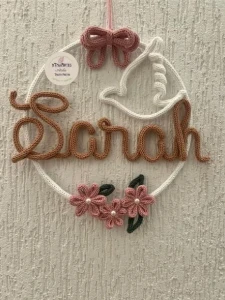 Porta Maternidade Laço, Flores e Espirito Santo em Tricotin - Artesanato e Personalizados