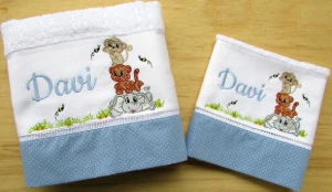Kit Bebê com Toalha de Banho e Toalha de Mão - Artesanato e Personalizados