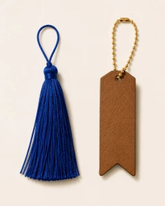 Tassel de Seda e Etiqueta Laser