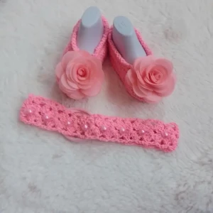 Kit Sapatinho e Faixa de Crochê com Flores - Artesanato e Personalizados